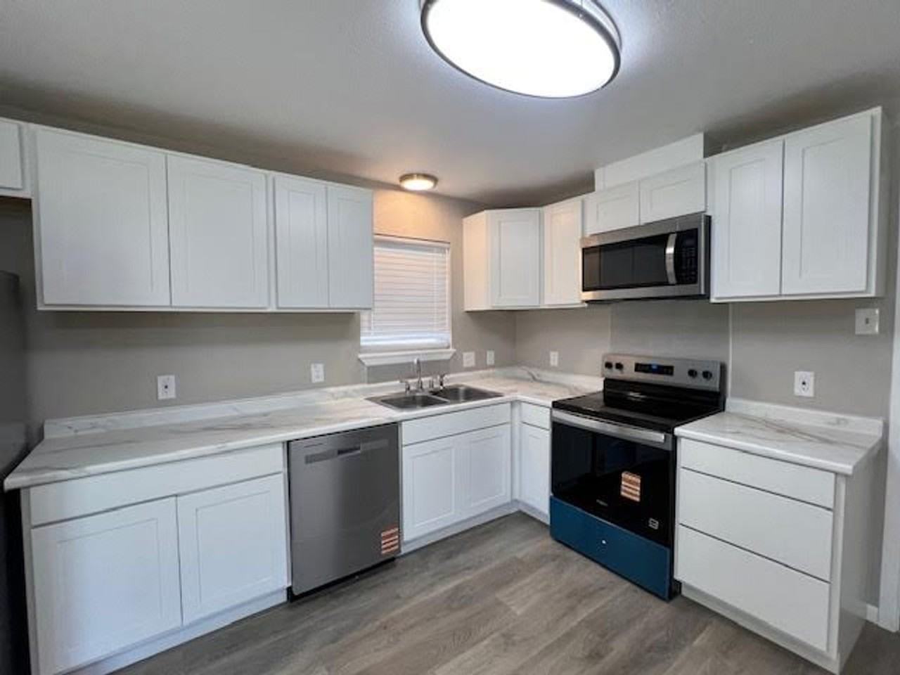 1212 La Porte Dr - Photo 5 of 15