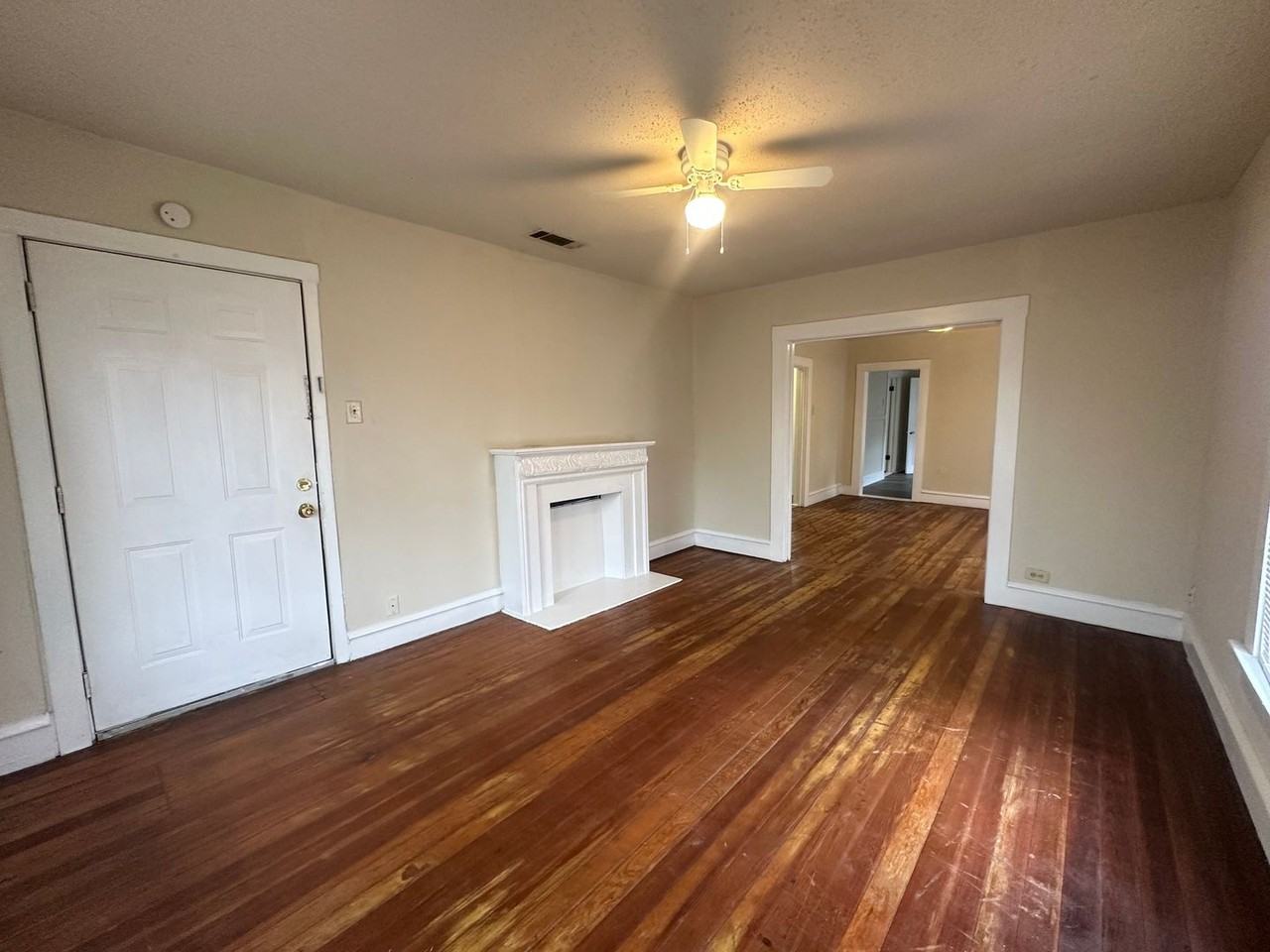 2112 Mckenzie Ave - Photo 4 of 24