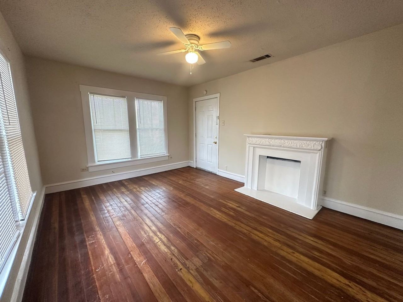 2112 Mckenzie Ave - Photo 5 of 24