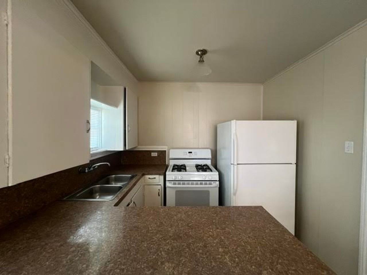 2224 Cumberland Ave - Photo 5 of 15