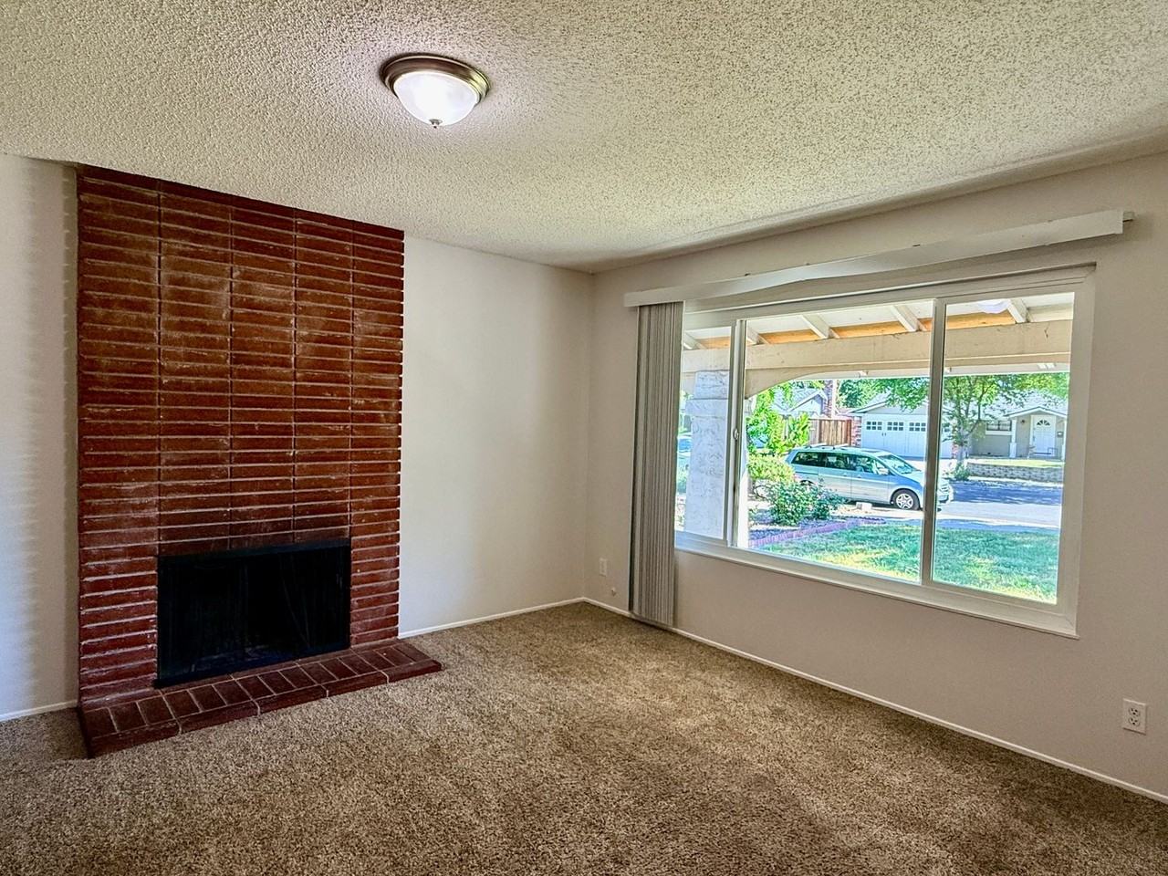 6063 Pineland Ave - Photo 2 of 16