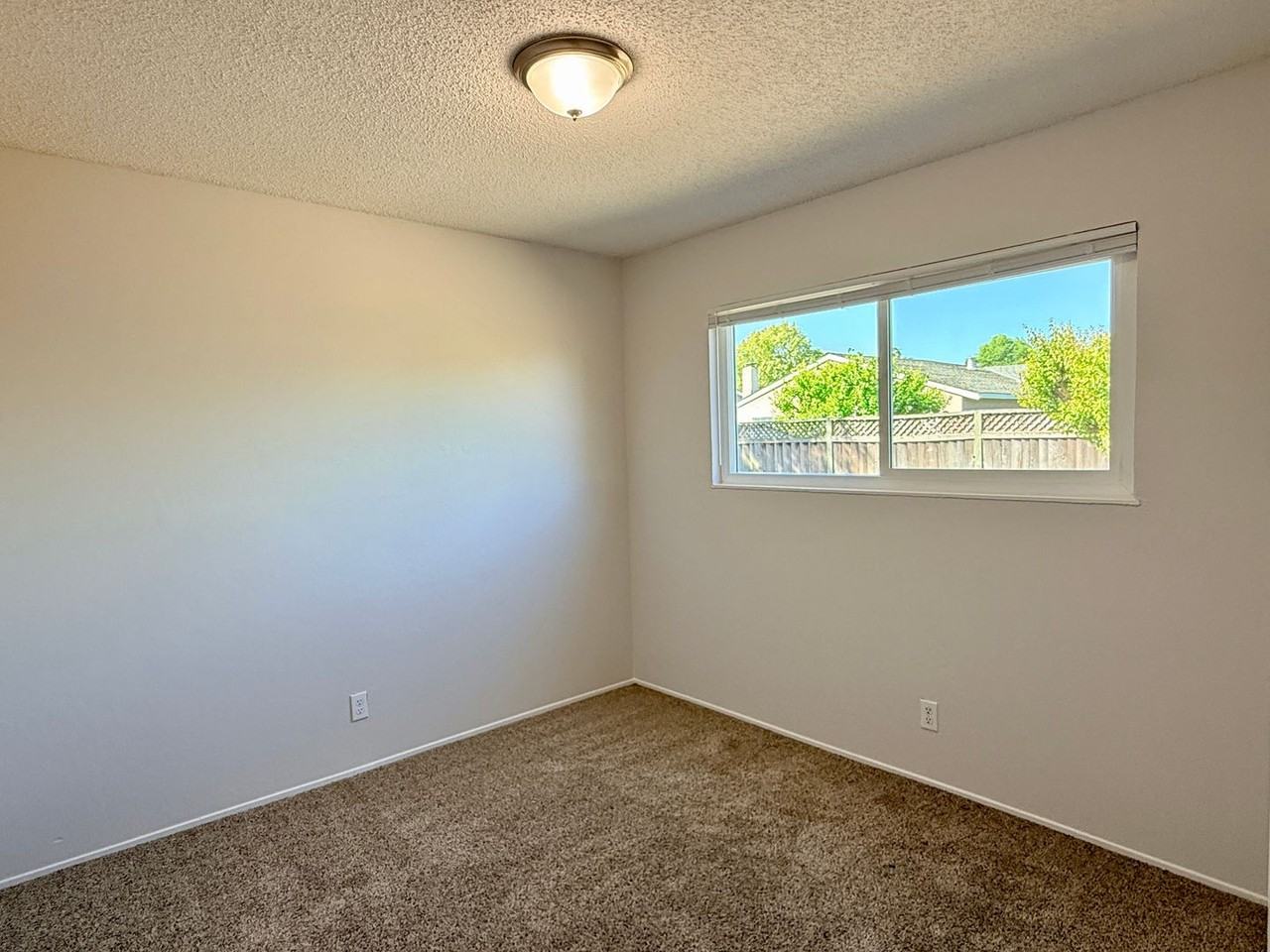 6063 Pineland Ave - Photo 7 of 16