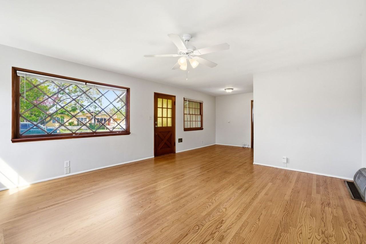 624 E Jefferson Ave - Photo 3 of 15