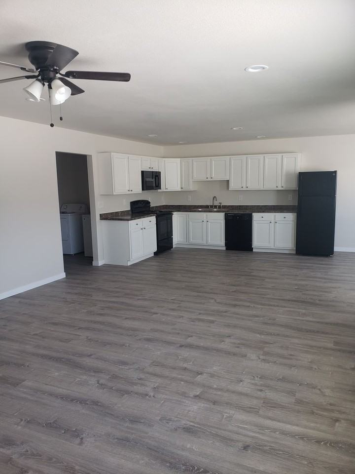 3823 Kensington Pl - Photo 3 of 6