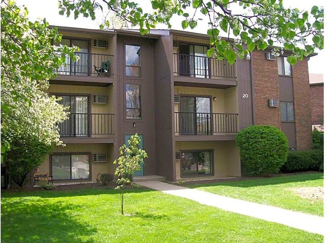 ASHTON PARK APARTMENTS - Photo 4 of 13
