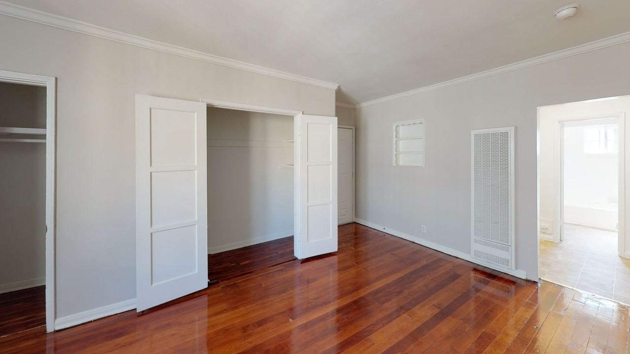 3611 W Adams Blvd #3 - Photo 7 of 9