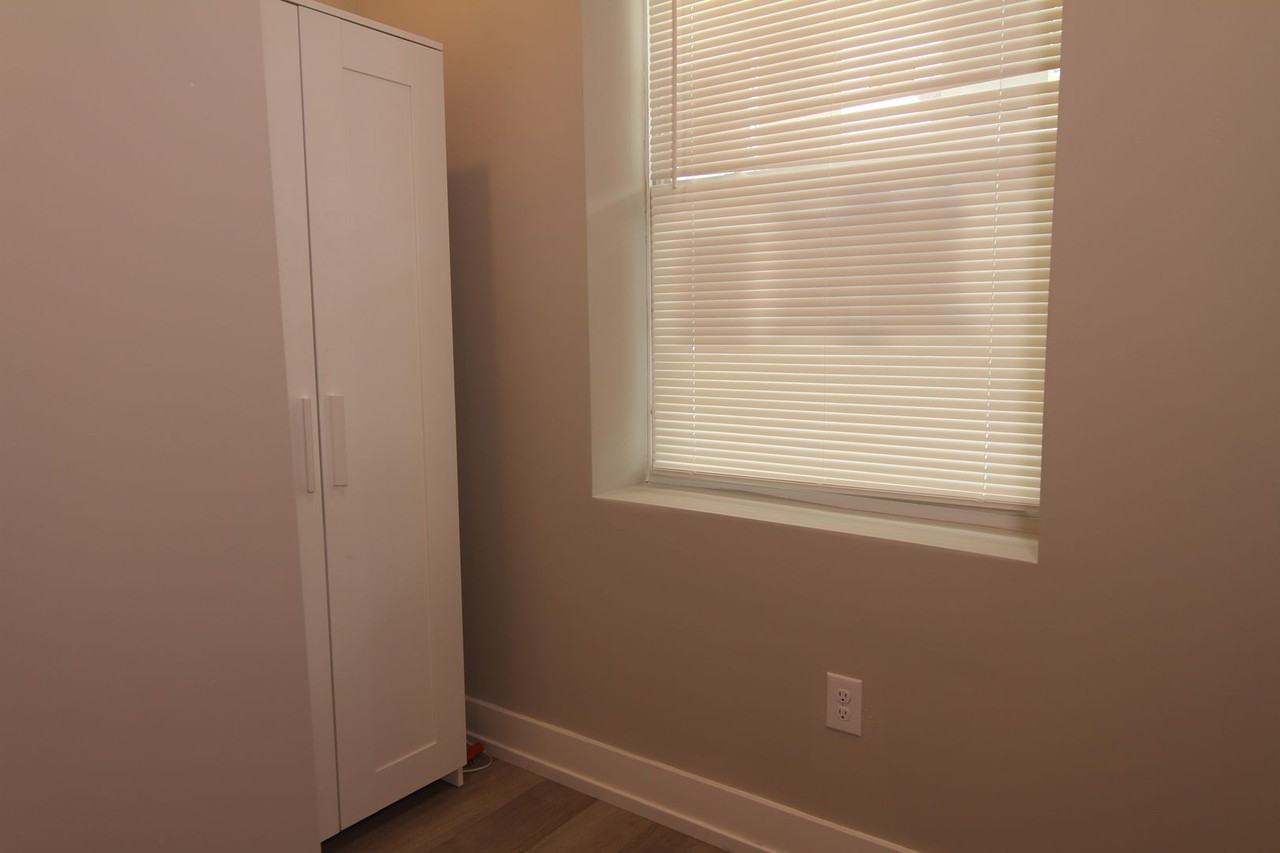 1649 Pratt St - Photo 5 of 16