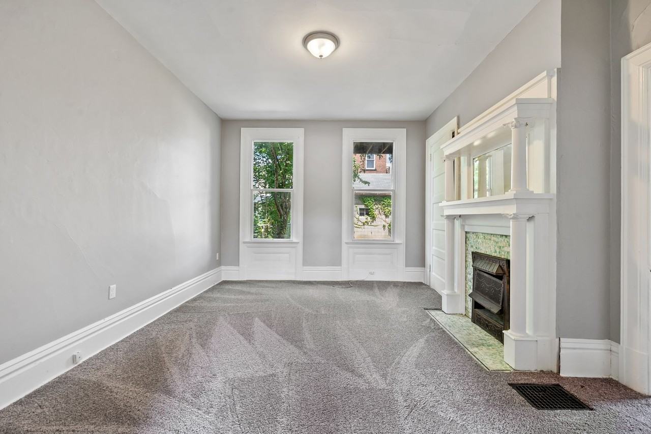 812 Ernie St - Photo 5 of 20