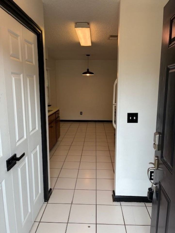 511 S Arizona St #A - Photo 3 of 18