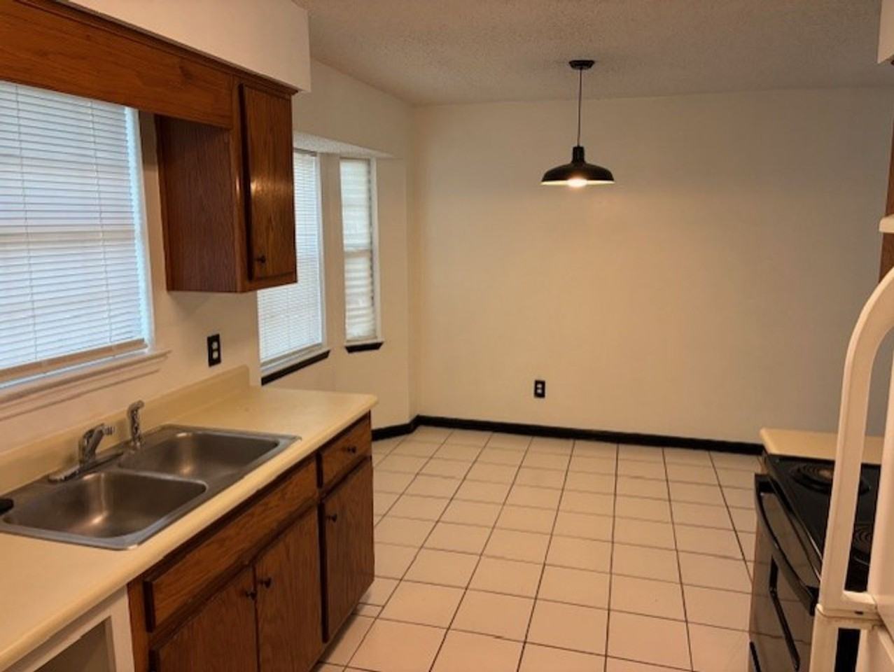 511 S Arizona St #A - Photo 4 of 18