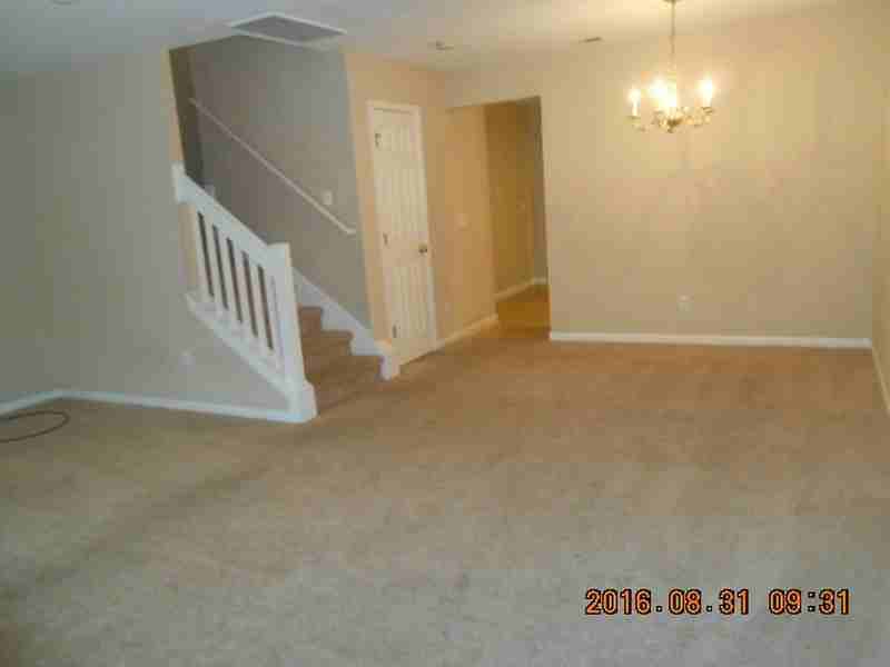 242 West Sq - Photo 4 of 23