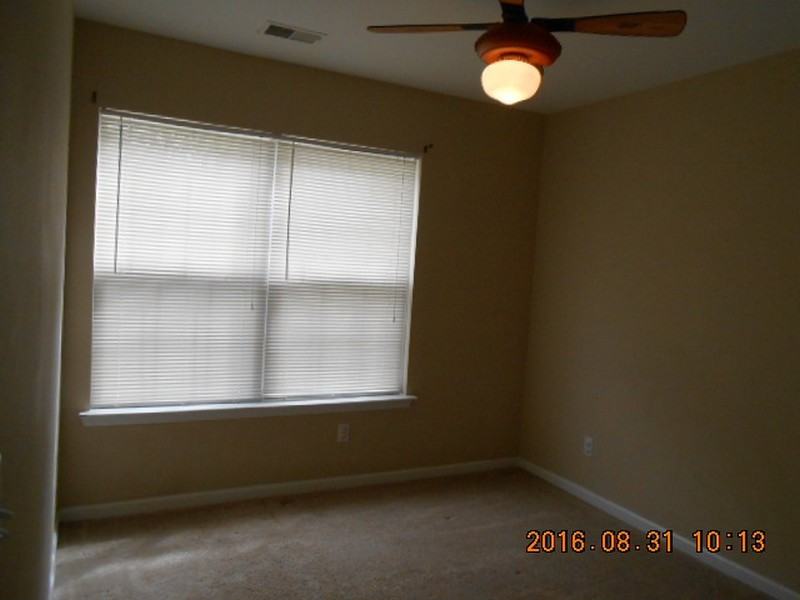 242 West Sq - Photo 5 of 23