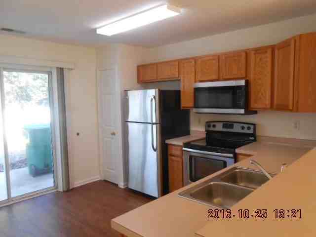 430 Gardners Cir - Photo 4 of 22