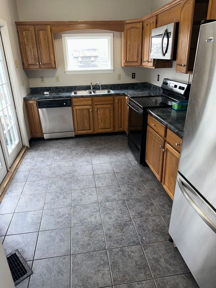 119 S 17th St - Photo 4 of 15