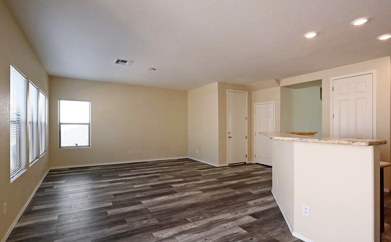 6458 W Diana Ave - Photo 6 of 28