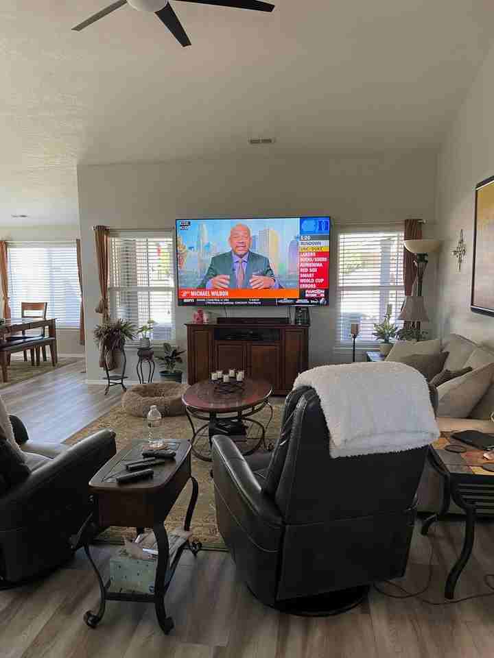 1626 E Filmore Dr - Photo 3 of 20