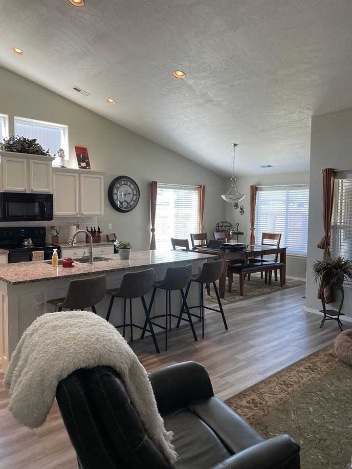 1626 E Filmore Dr - Photo 5 of 20