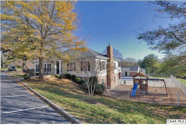 1311 Villa Way - Photo 4 of 25