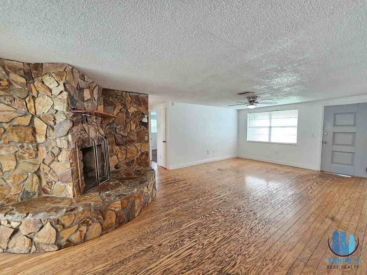 15812 Sea Pines Dr - Photo 5 of 20