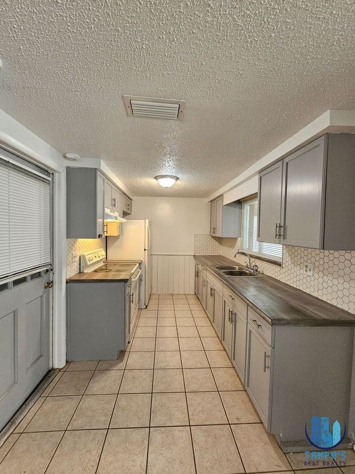 15812 Sea Pines Dr - Photo 6 of 20