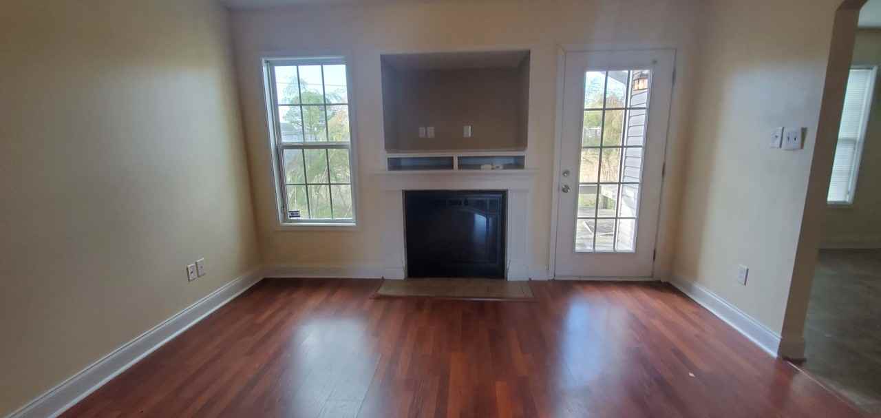 211 Wolfbridge Dr - Photo 2 of 5