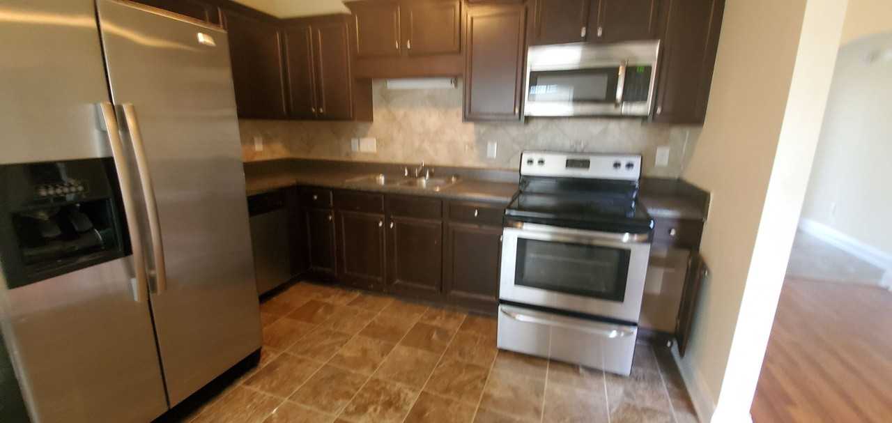 211 Wolfbridge Dr - Photo 3 of 5