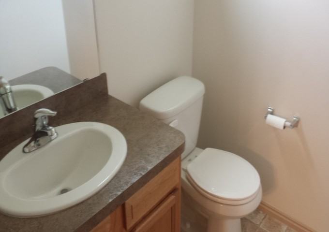 1982 N 225 W - Photo 7 of 14