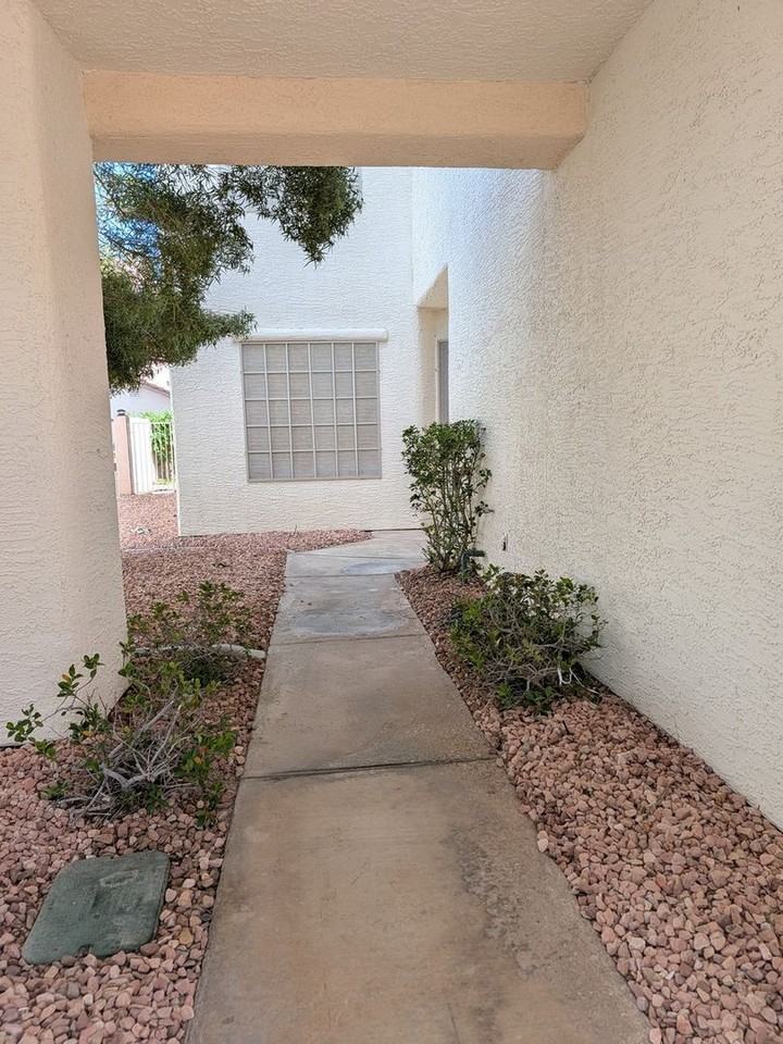 7628 Flourish Springs St - Photo 2 of 28
