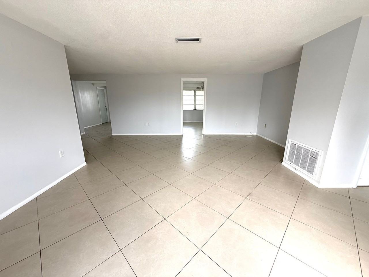 3137 Markridge Rd - Photo 5 of 27