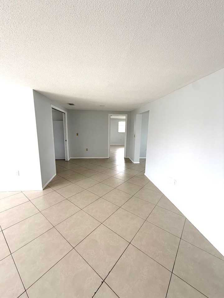 3137 Markridge Rd - Photo 6 of 27