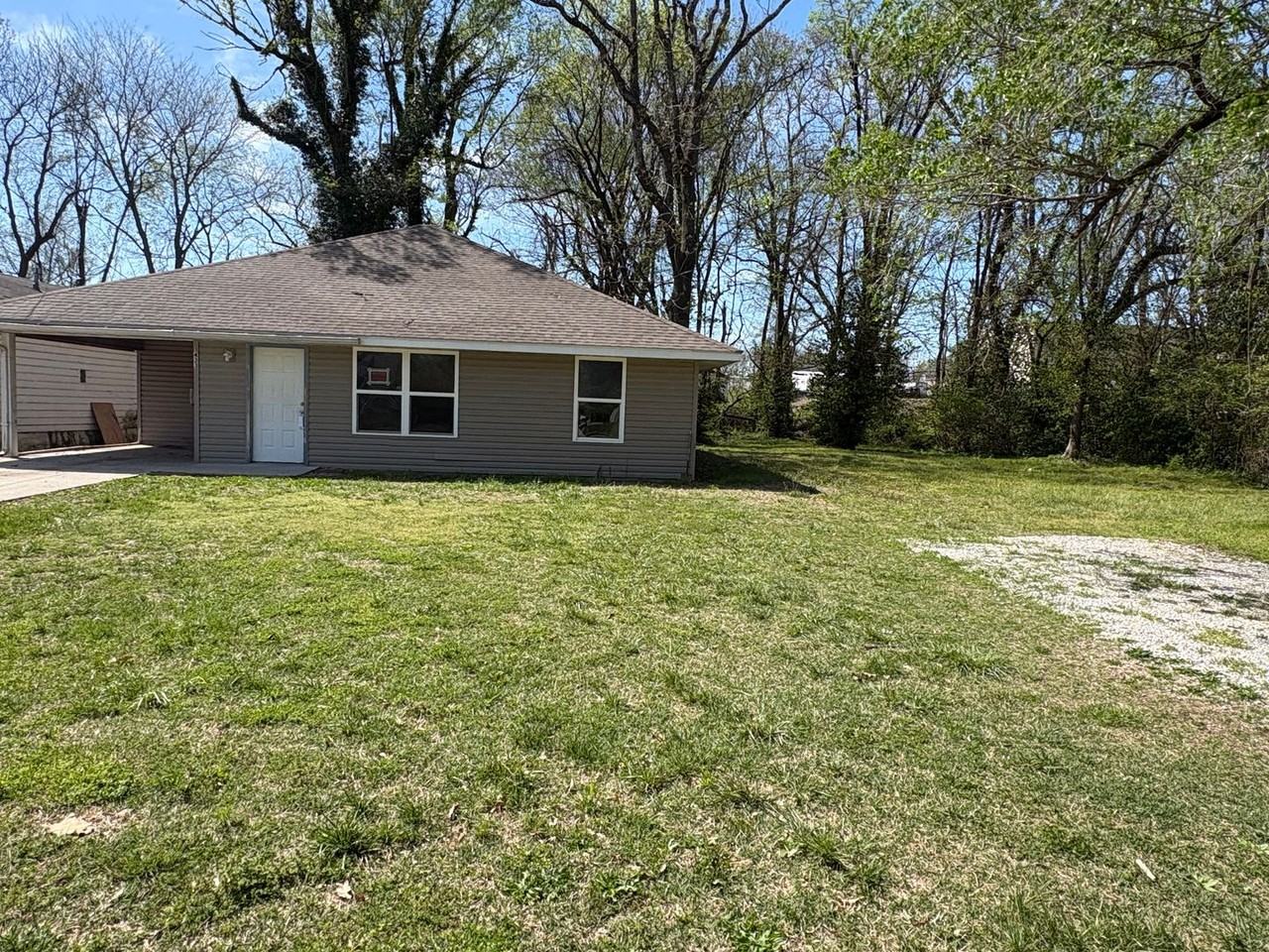 1433 N Prospect Ave - Photo 2 of 22