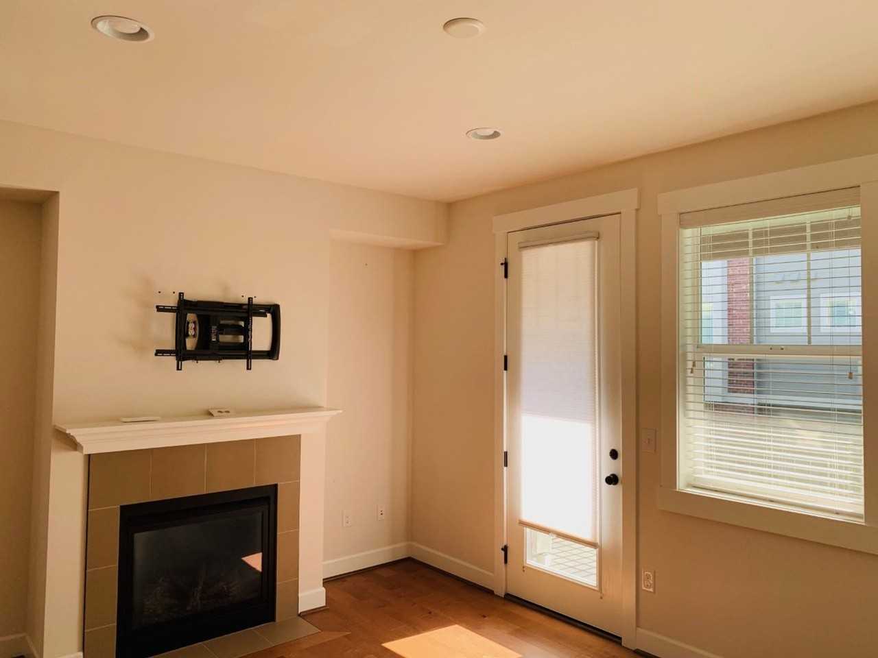 934 7th Ave Ne - Photo 5 of 11