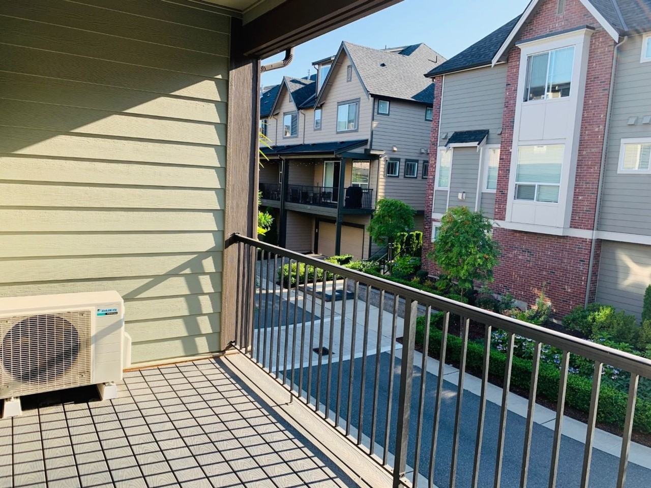 934 7th Ave Ne - Photo 6 of 11