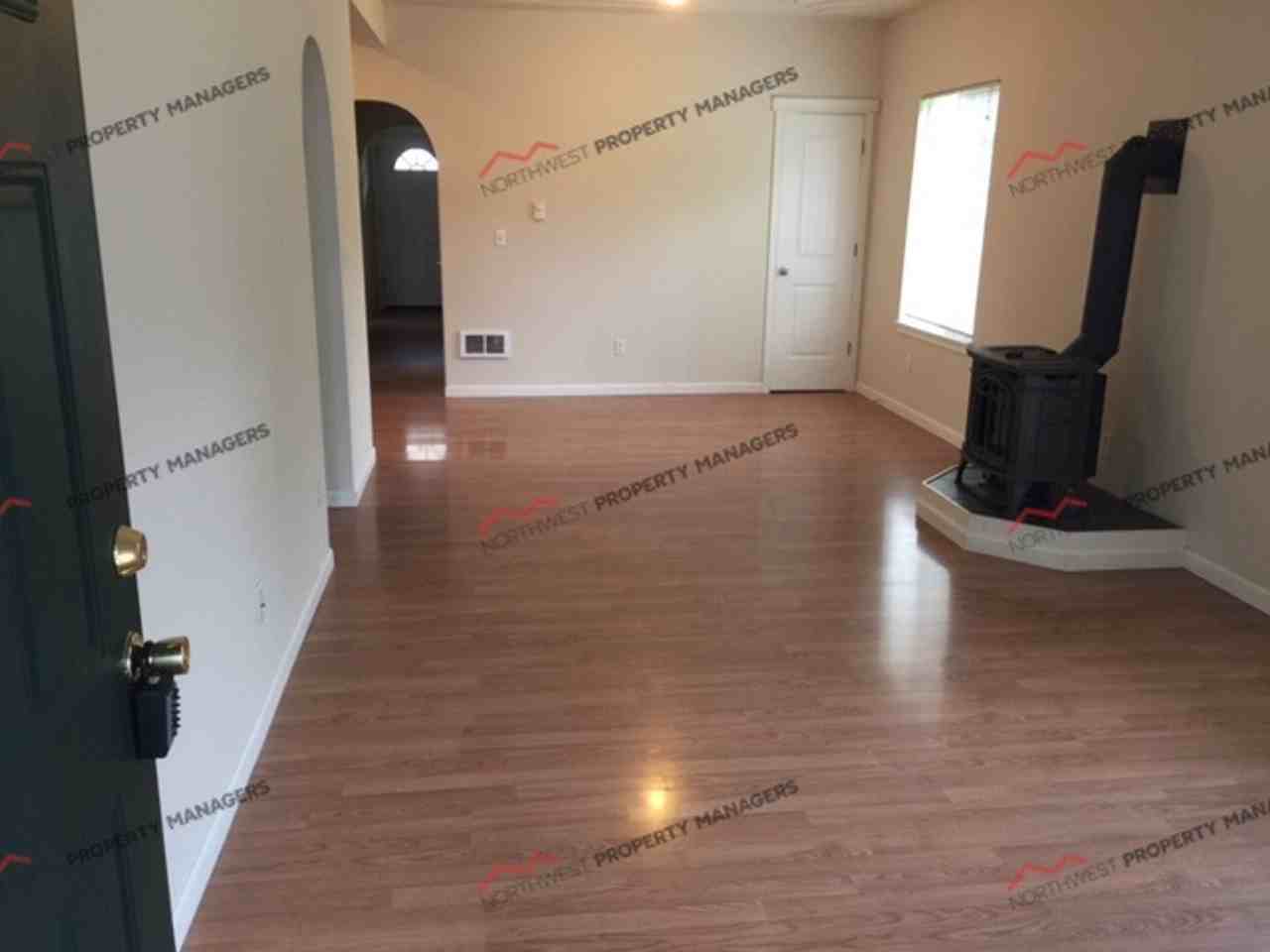 1107 Woodland Ave - Photo 3 of 10