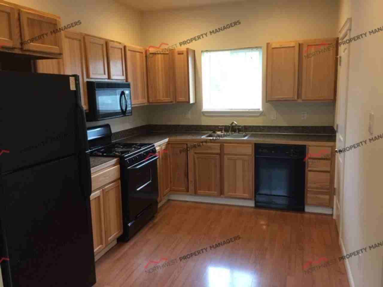 1107 Woodland Ave - Photo 4 of 10