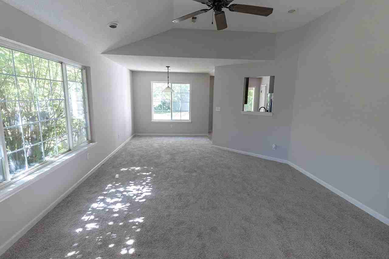 1404 Jean Rae Dr - Photo 2 of 20