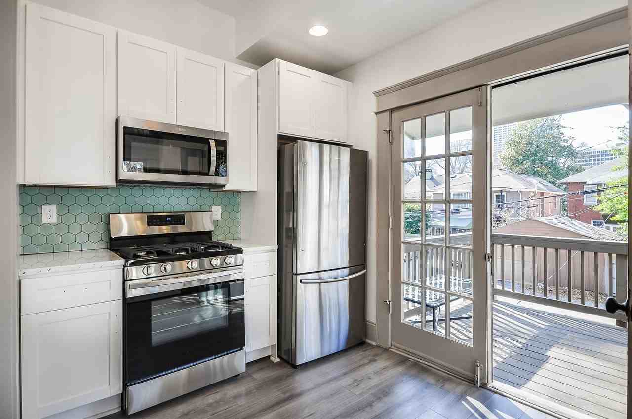 720 Penn Ave Ne - Photo 6 of 13