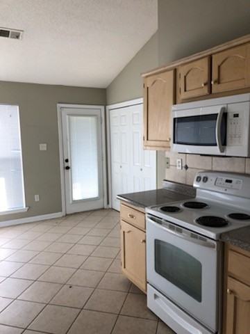 5658 Kaitlyn Dr W - Photo 4 of 12