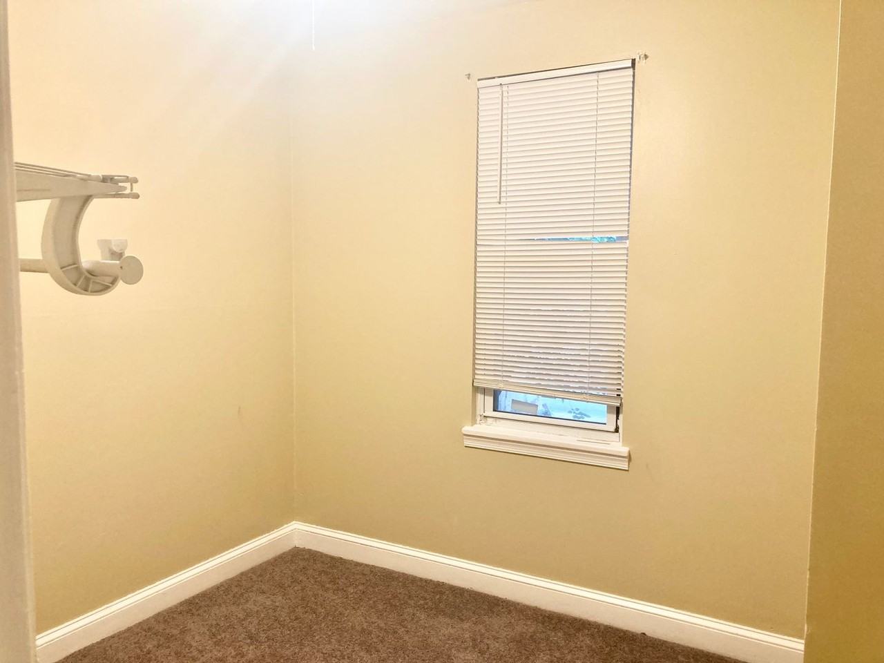 2624 Gerritt St - Photo 5 of 11