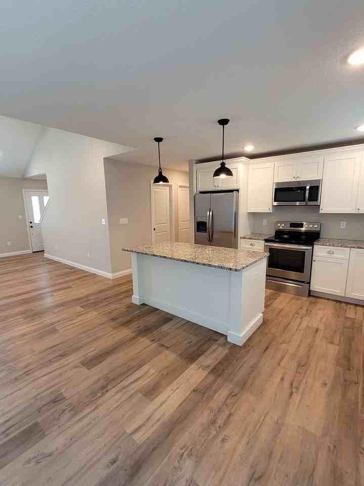 3517 Barcus Ct - Photo 5 of 17