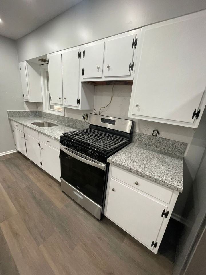 518 E 1st St - Photo 2 of 10