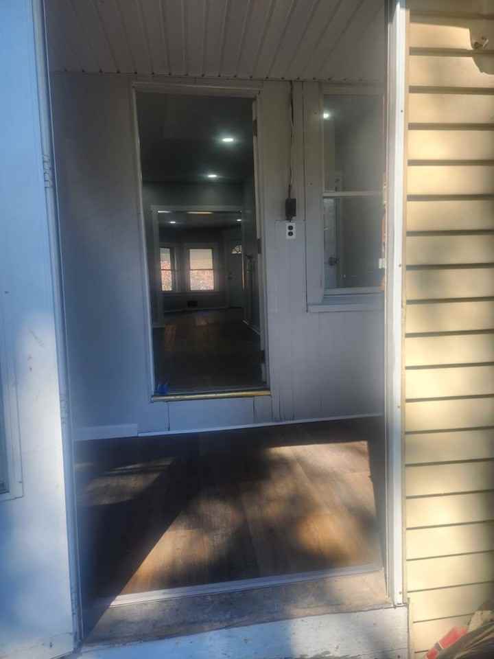 518 E 1st St - Photo 3 of 10