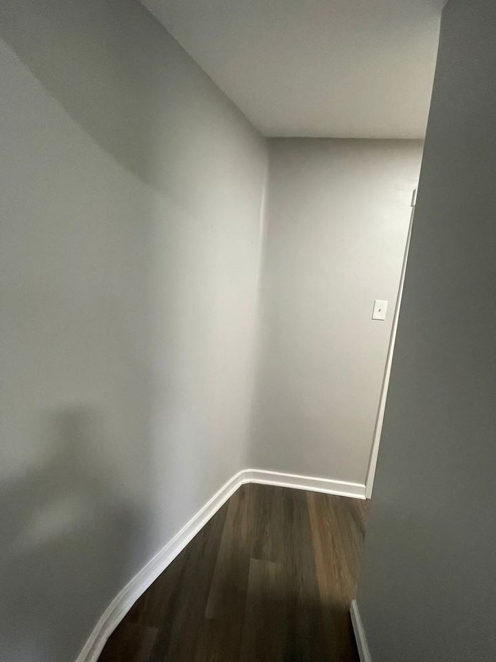 518 E 1st St - Photo 6 of 10