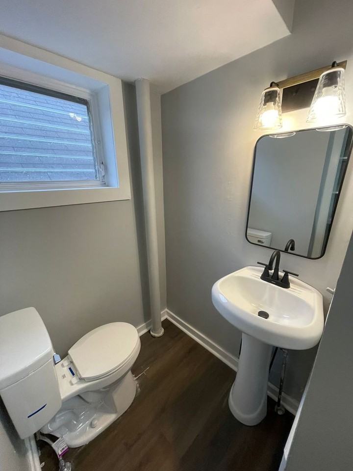 518 E 1st St - Photo 7 of 10