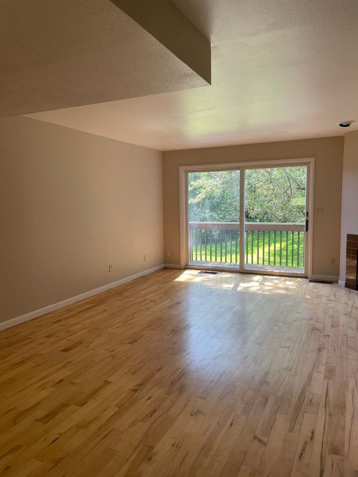 1160 Cambria Ct - Photo 2 of 25