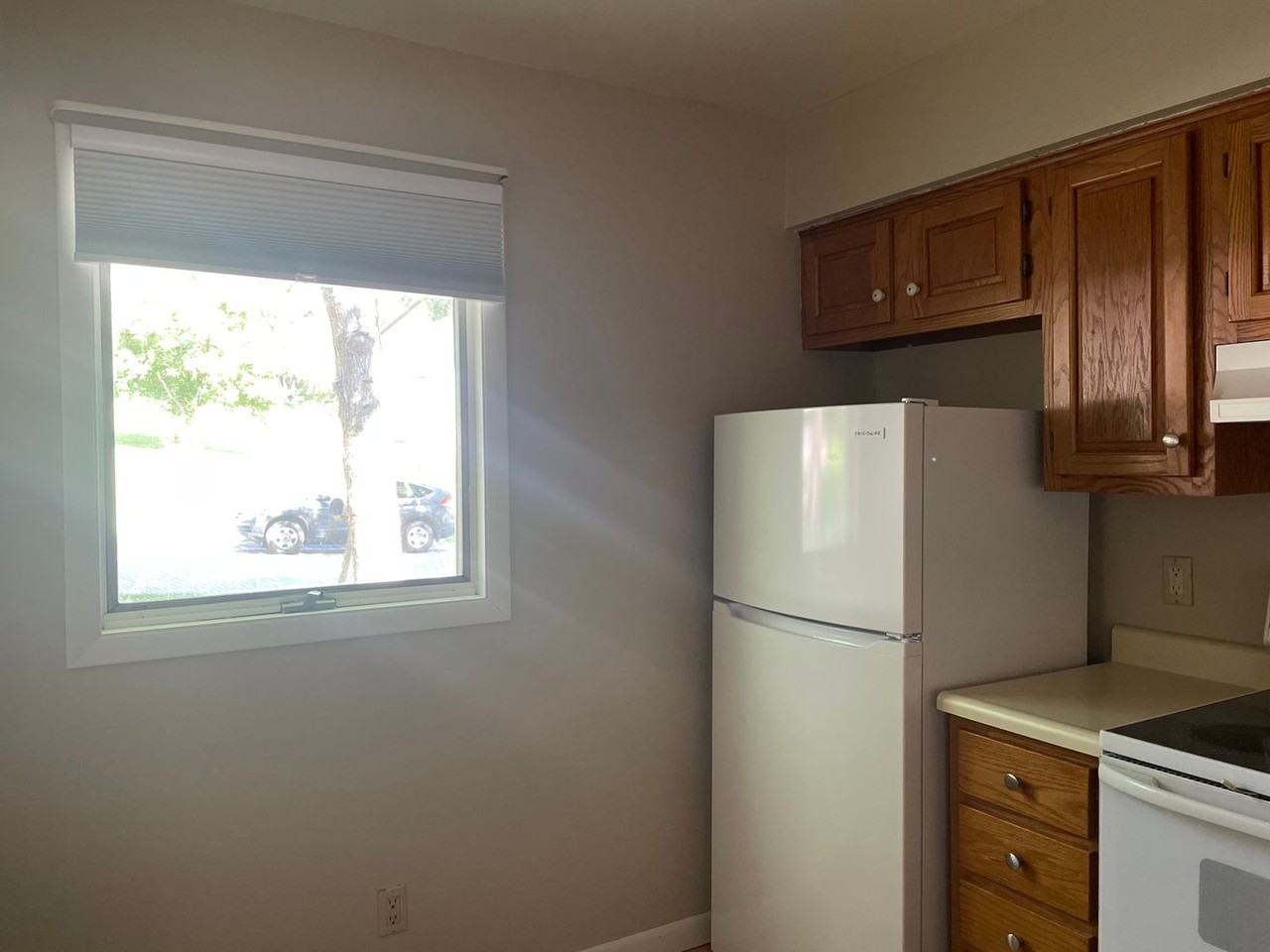 1160 Cambria Ct - Photo 7 of 25