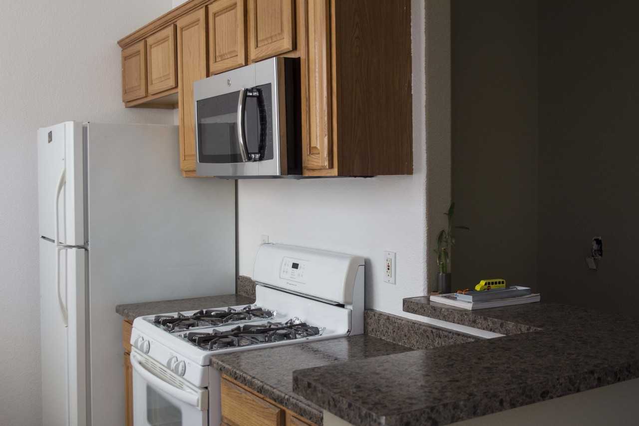 25105 Angelina Ln - Photo 5 of 11