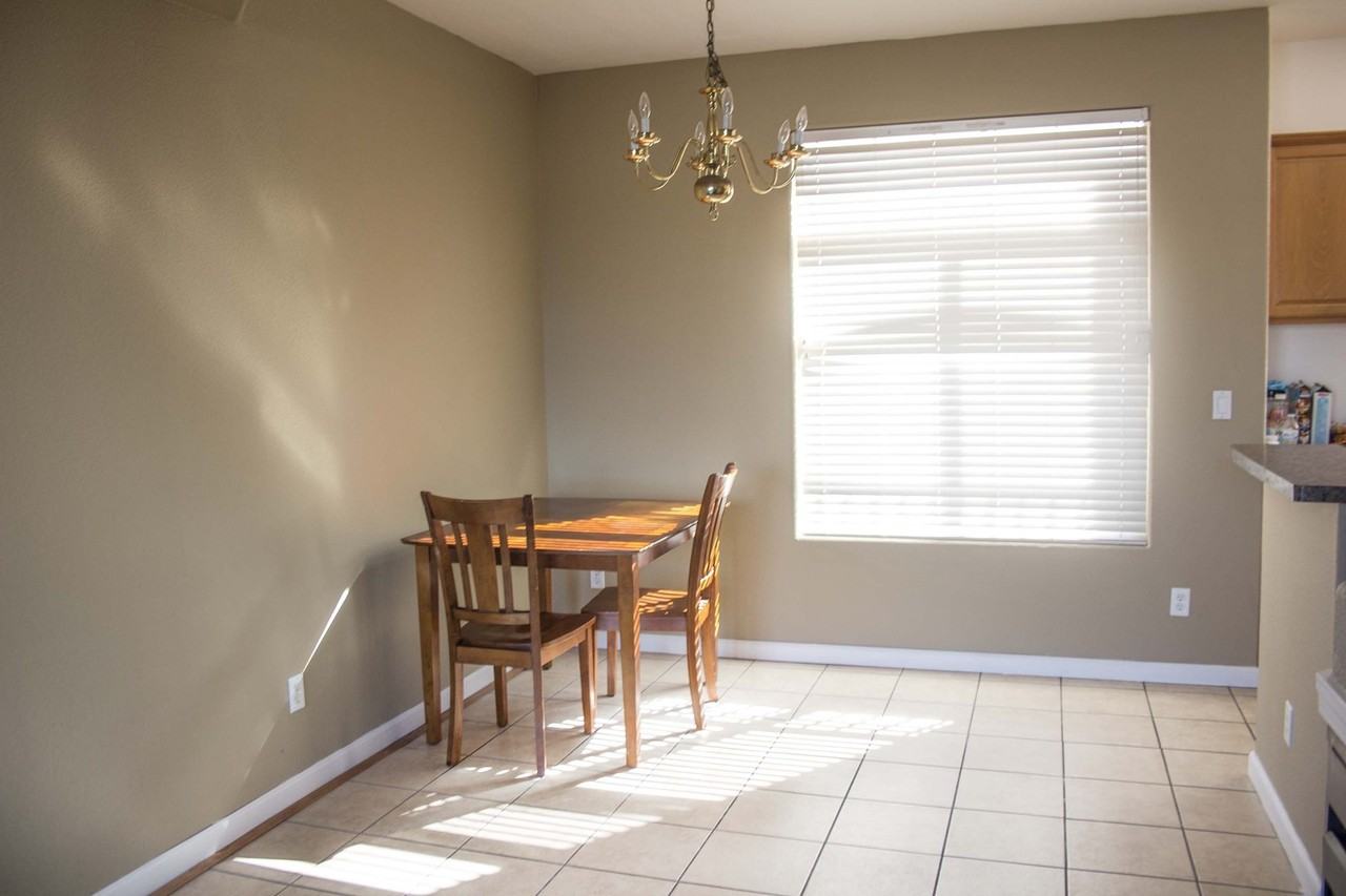 25105 Angelina Ln - Photo 6 of 11