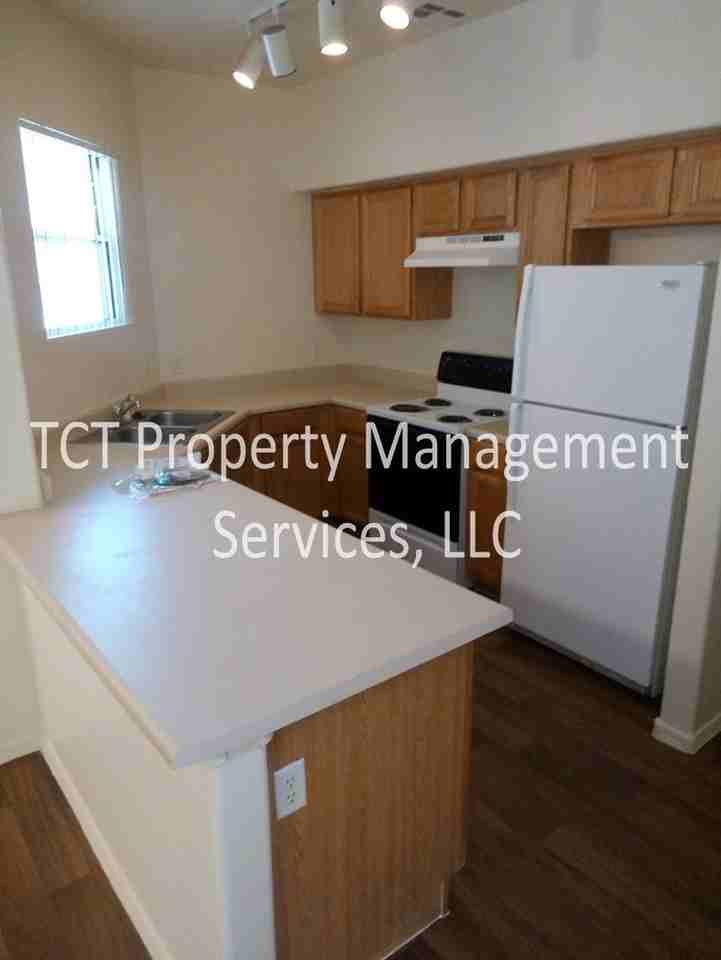 1544 S Owl Dr - Photo 3 of 10