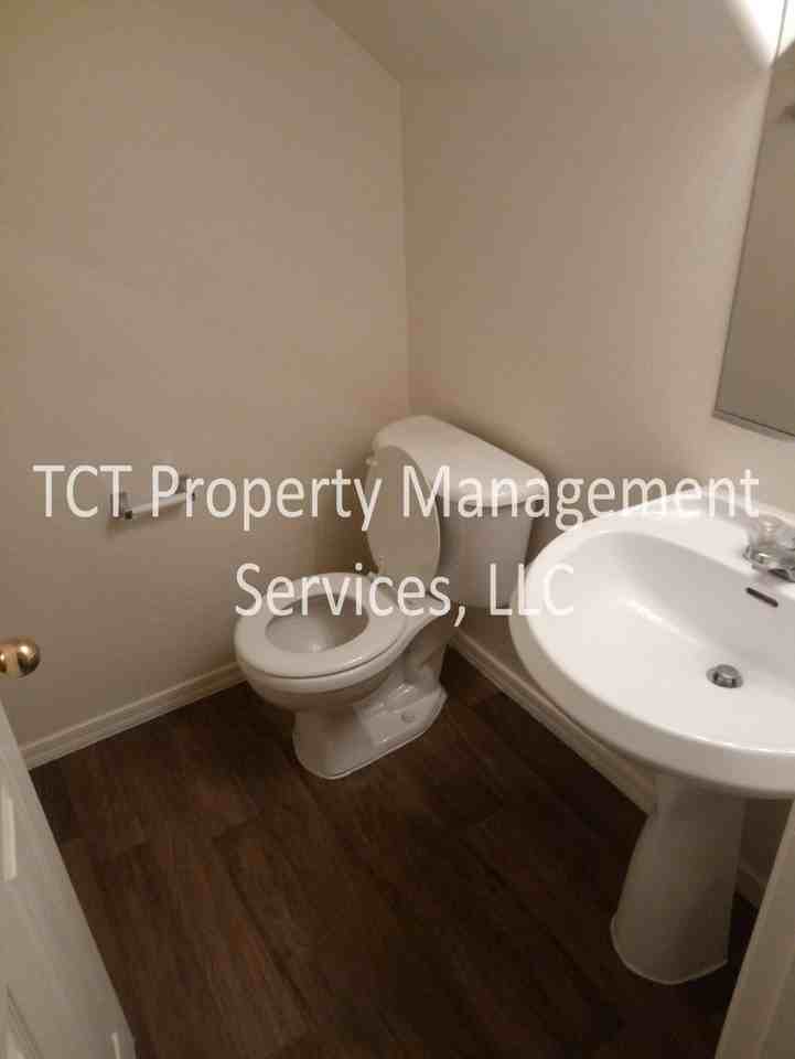 1544 S Owl Dr - Photo 4 of 10